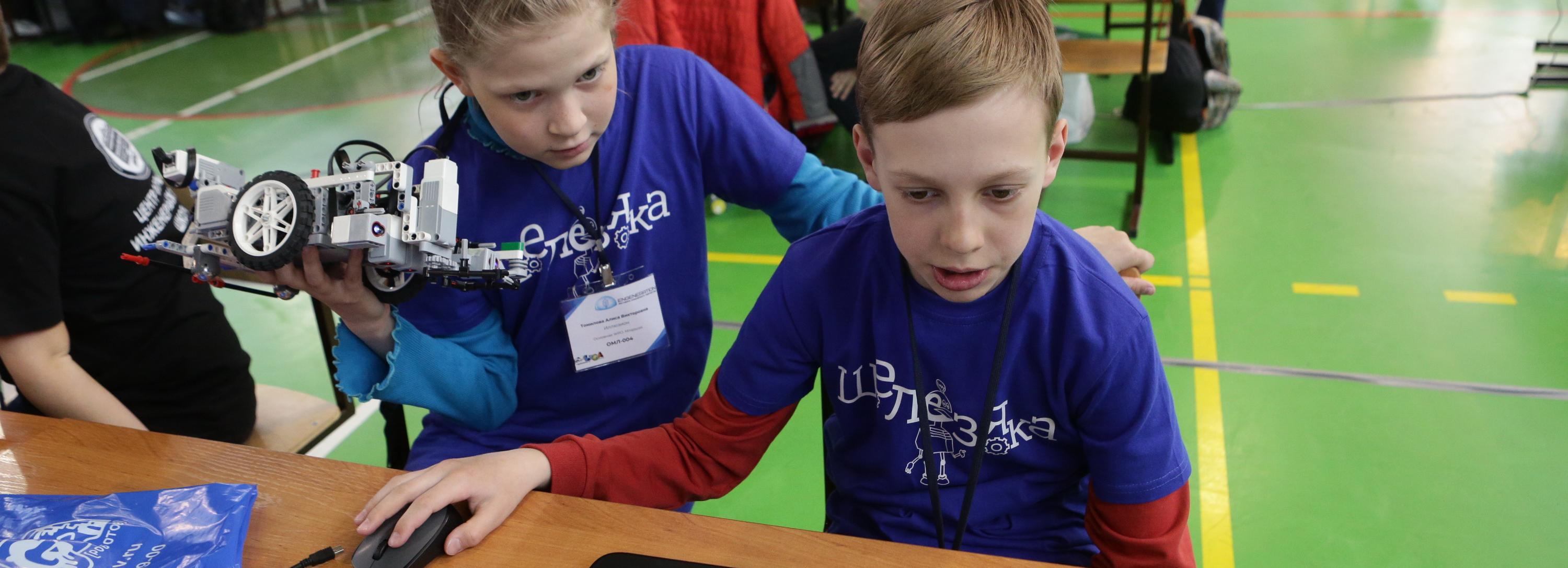 Три школы Новосибирска победили в соревнованиях по робототехнике