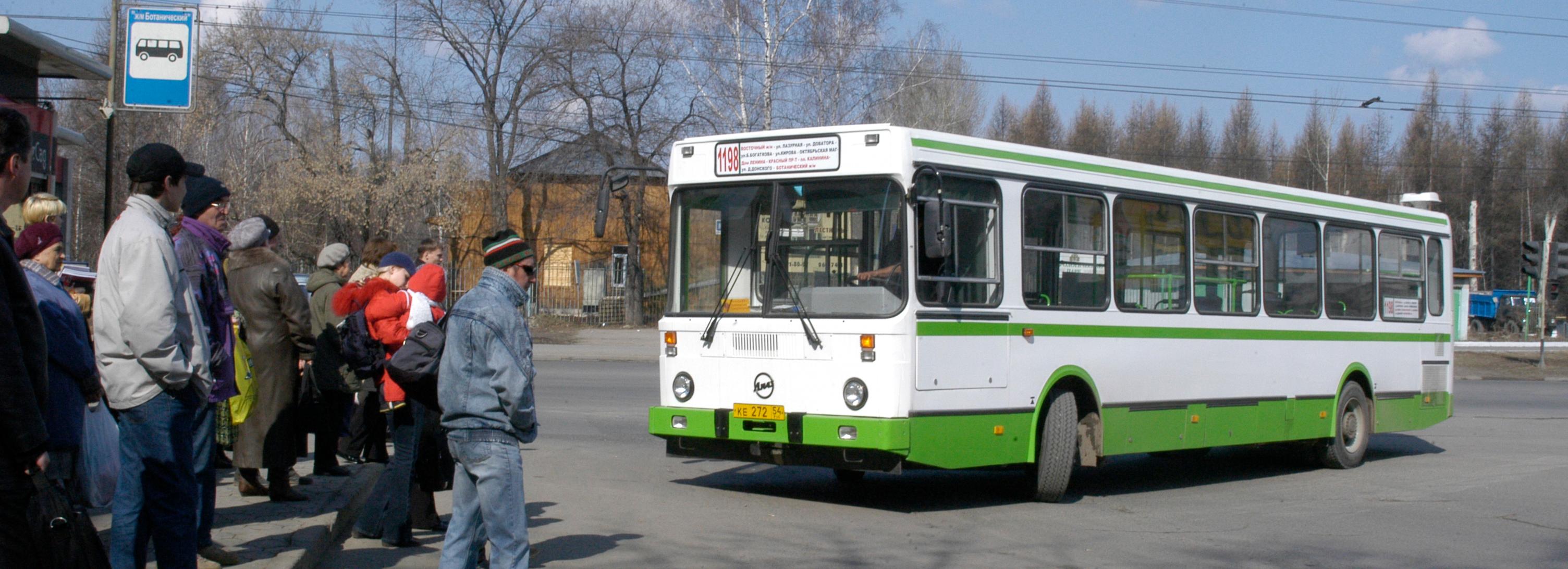 Картой удобнее: новосибирцы выбирают безналичную оплату проезда