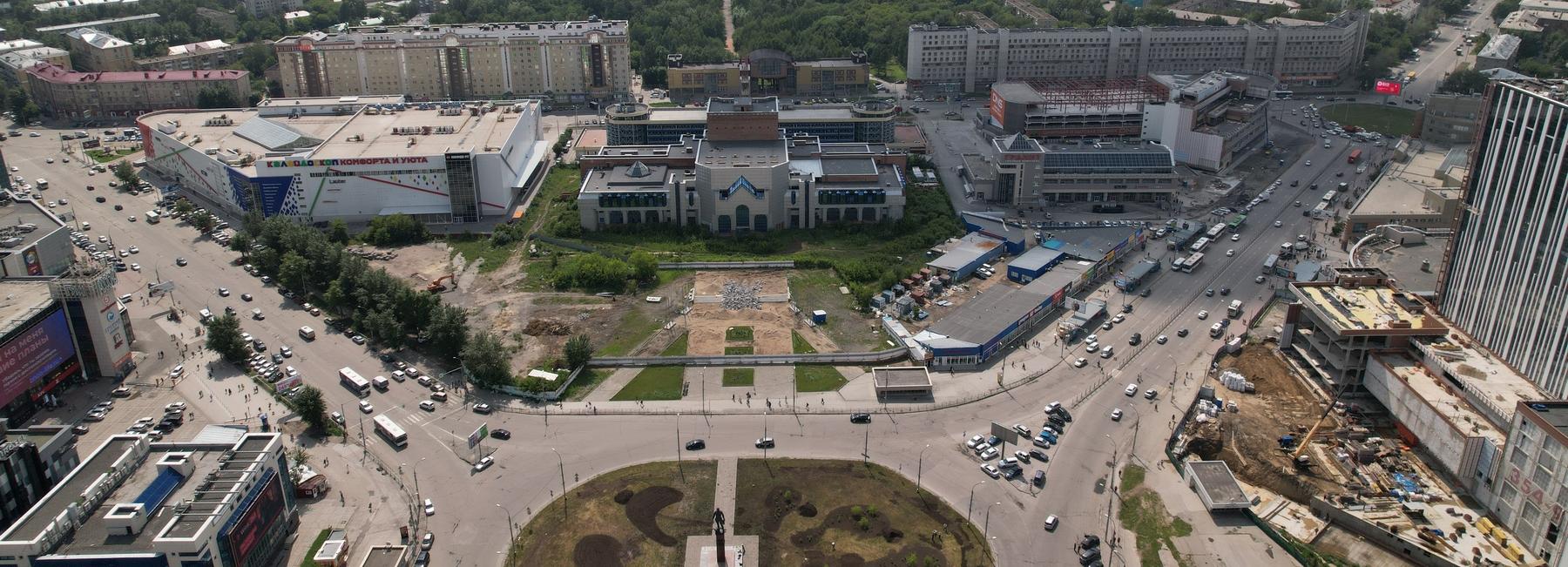 Многострадальный Маркс: обзор проектов главной площади левобережья