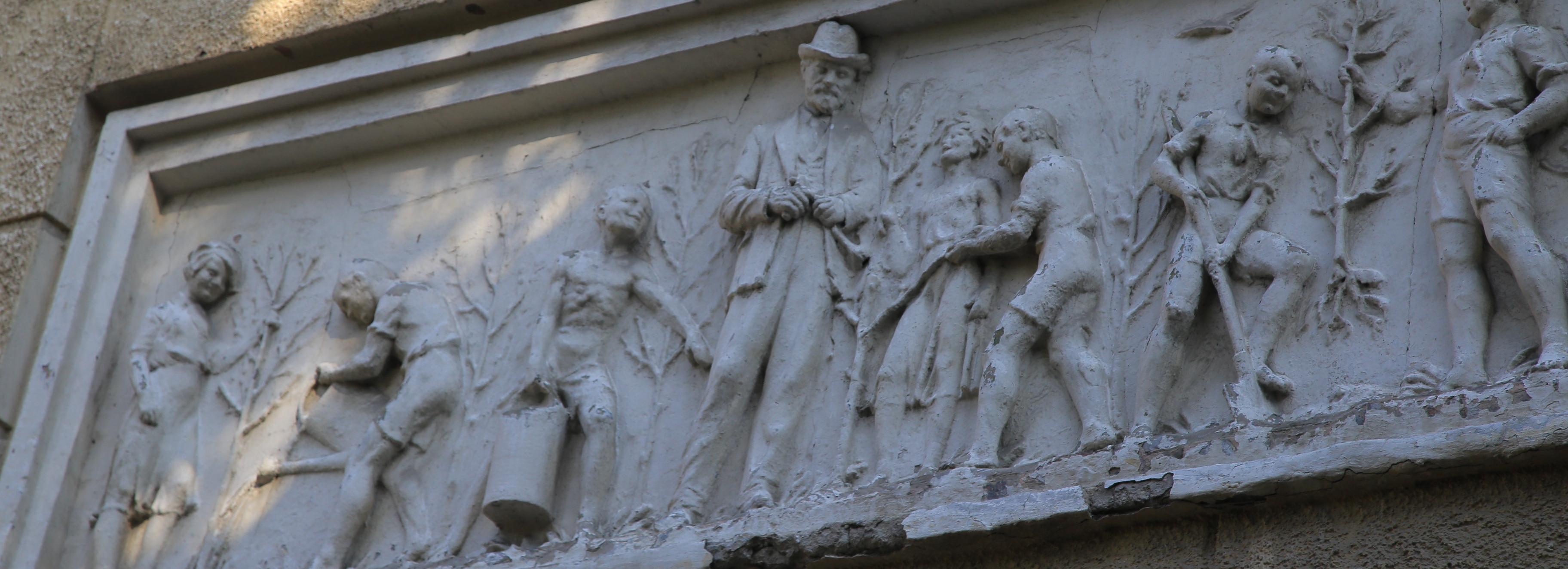 Уникальные барельефы на школе №54 в Новосибирске сохранят в цифре