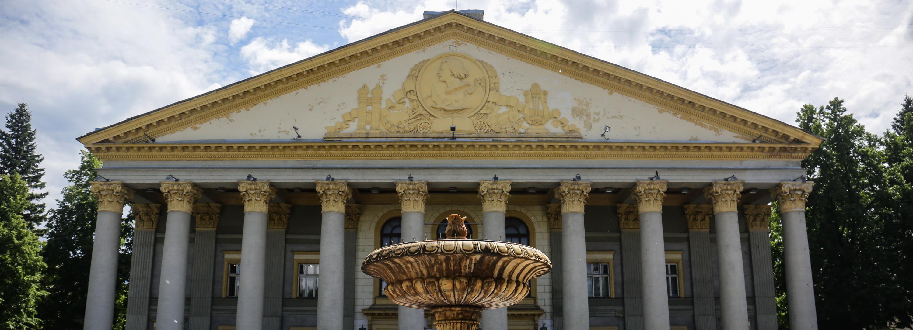 Красная горка: горошек по талонам, сталинский ампир и памятник филёру