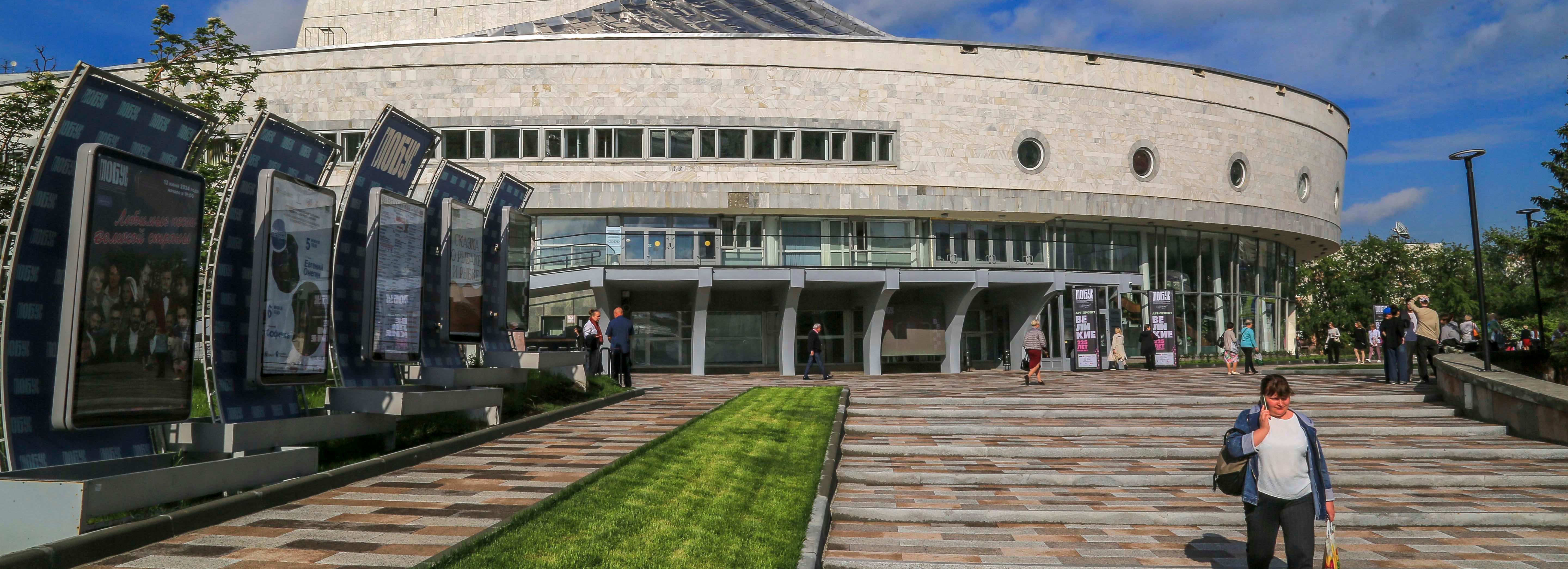 Плитки-фонари, липы и вьющаяся изгородь появятся у театра «Глобус»