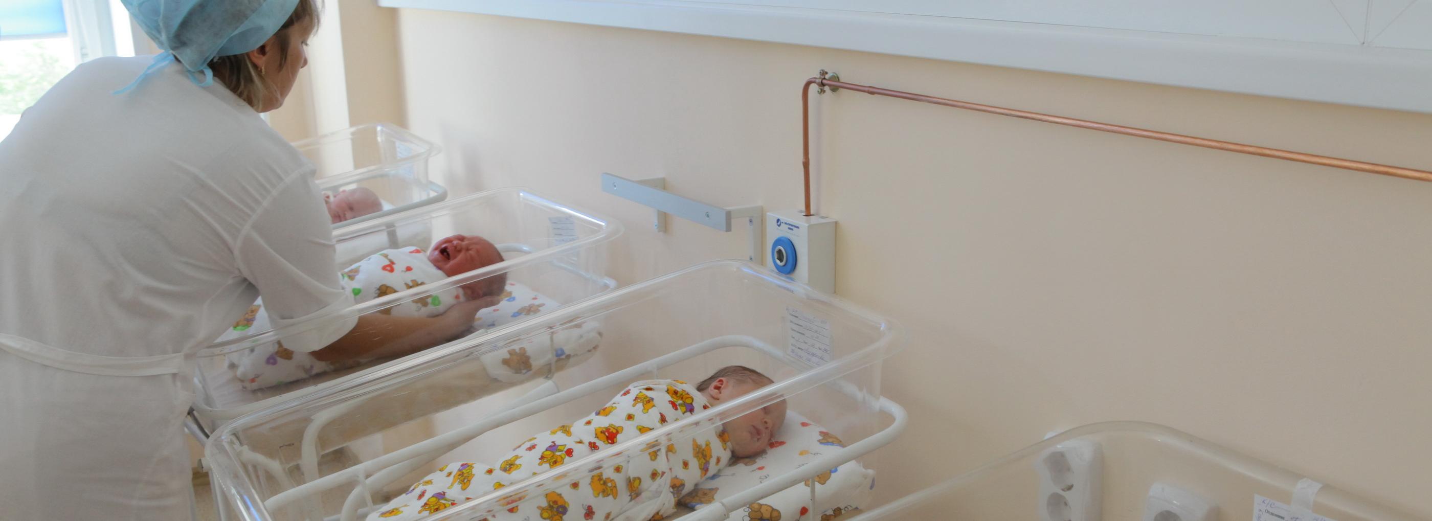 Пациенток шестого роддома эвакуируют в другие учреждения