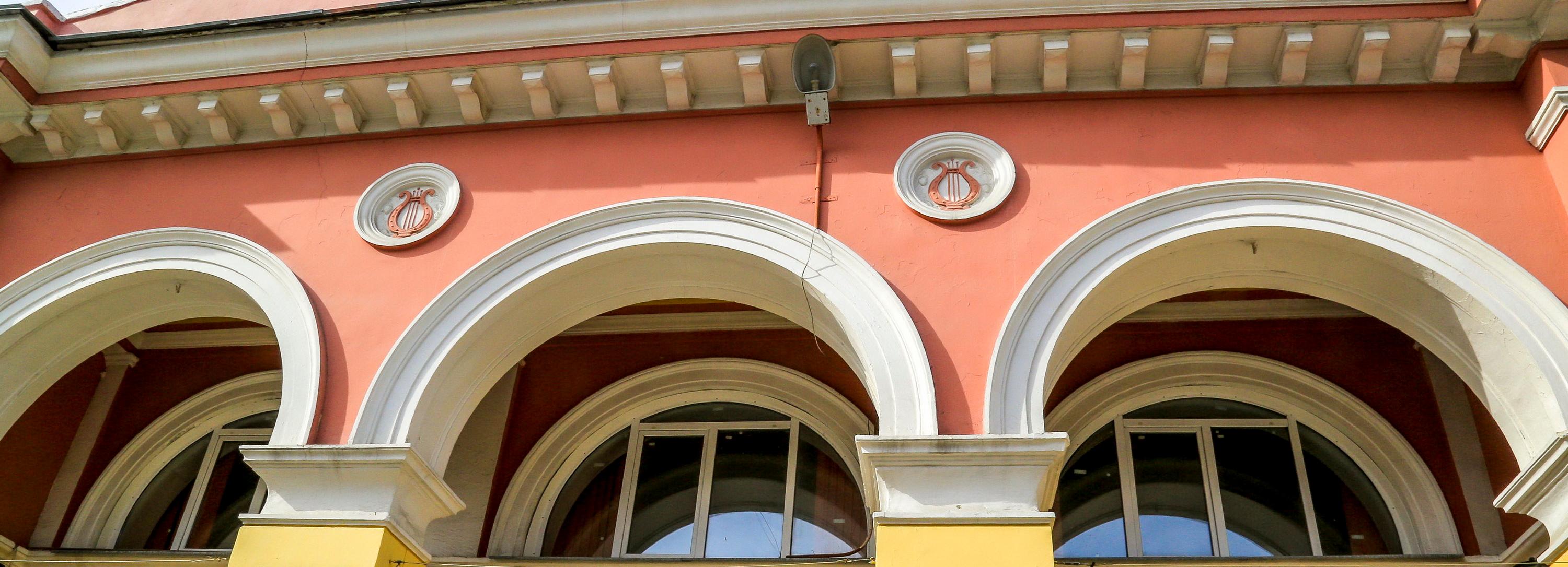 Ровесник оперного: как живёт ДК, где крутили первое 3D-кино в Новосибирске