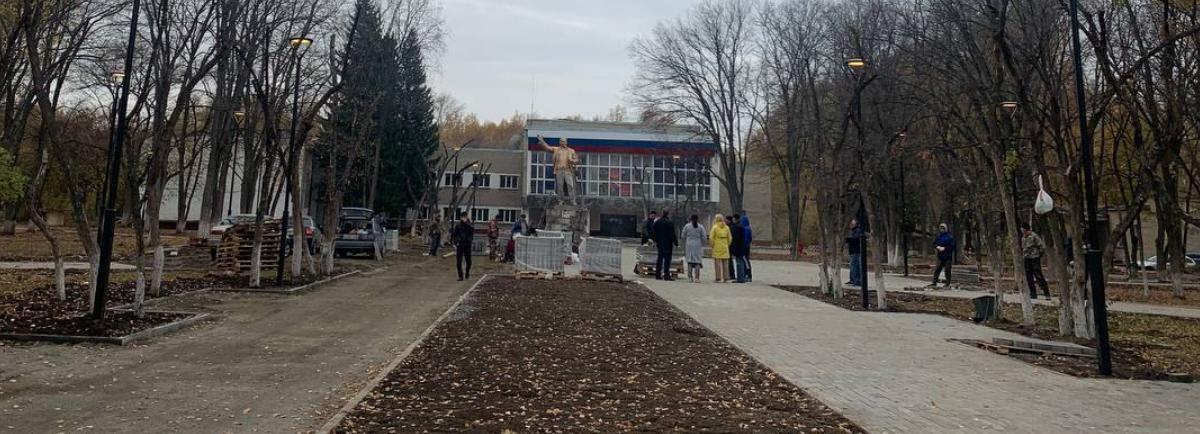Отреставрированный памятник Ленину установили в сквере «Гвардейский»