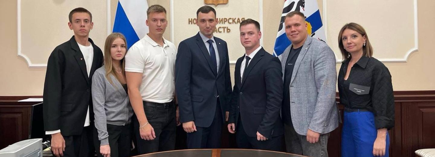 Участники программы «Герои НовоСибири» встретились с молодёжью