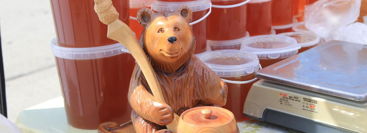 Ярмарку мёда развернут на месяц перед ГПНТБ в Новосибирске