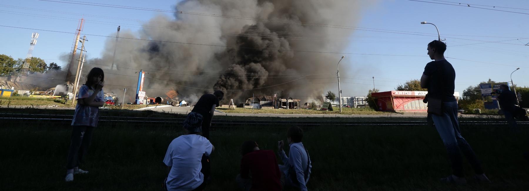 Девять пострадавших от взрыва на АЗС остаются в больнице