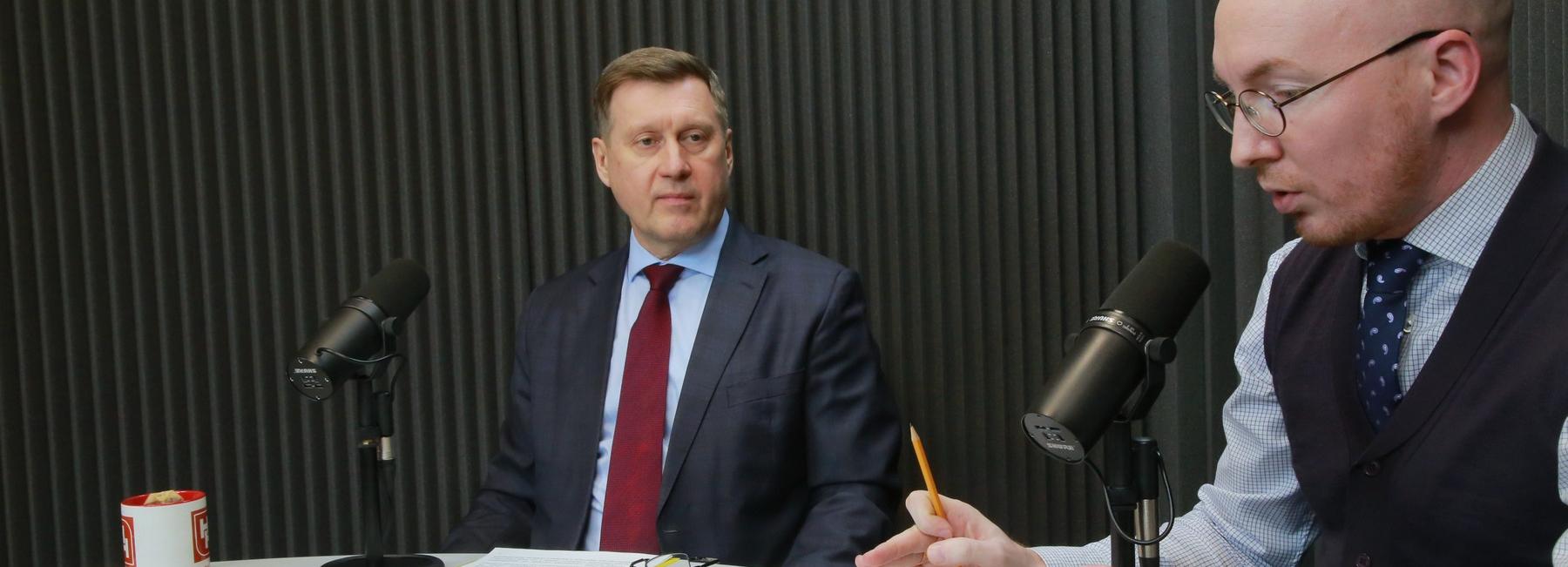 Мэр отвечает: выезд с МЖК, износ транспорта и уборка снега