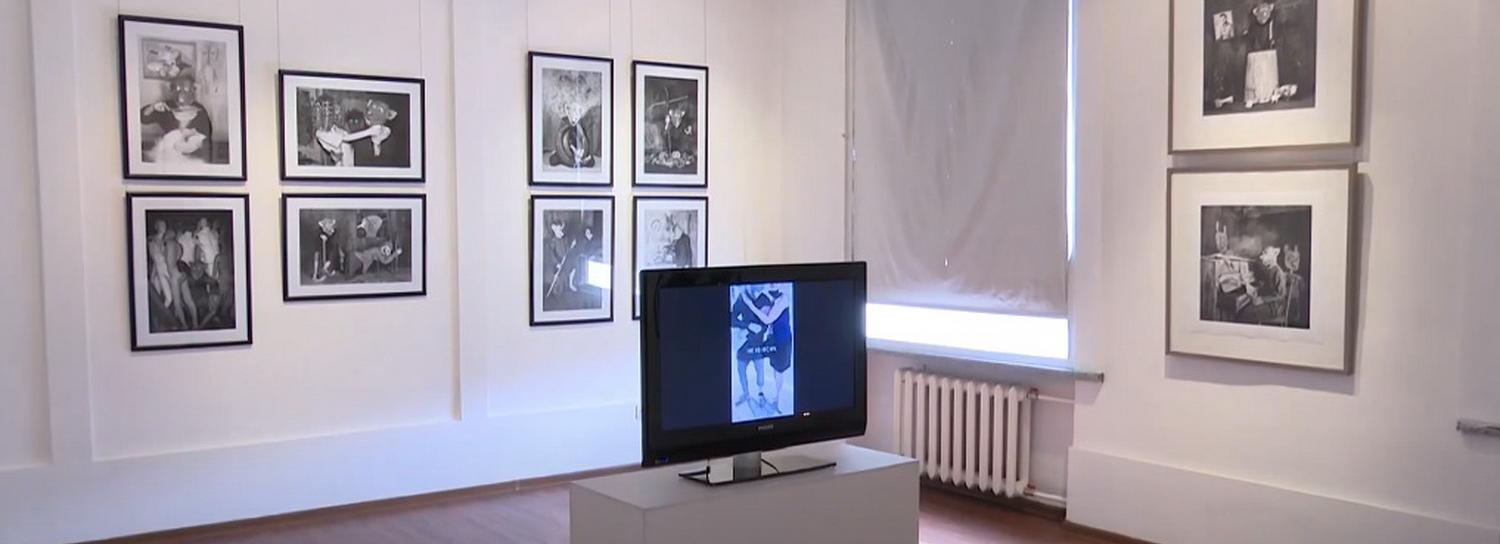 Человека-крысу и жизнь в пандемию показывают на фотовыставке в ЦК19