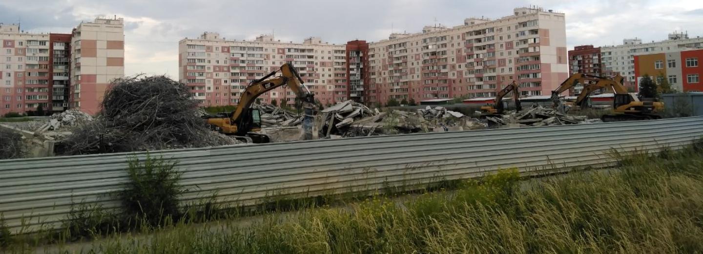 Недостроенную концессионную школу полностью разрушили на Спортивной