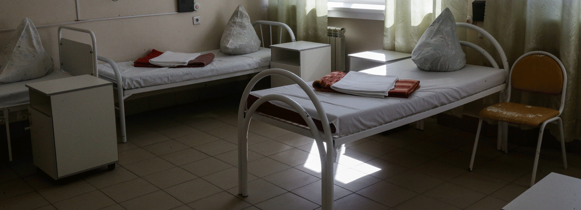 Новосибирские казаки доставили 100 кроватей в санаторий минобороны