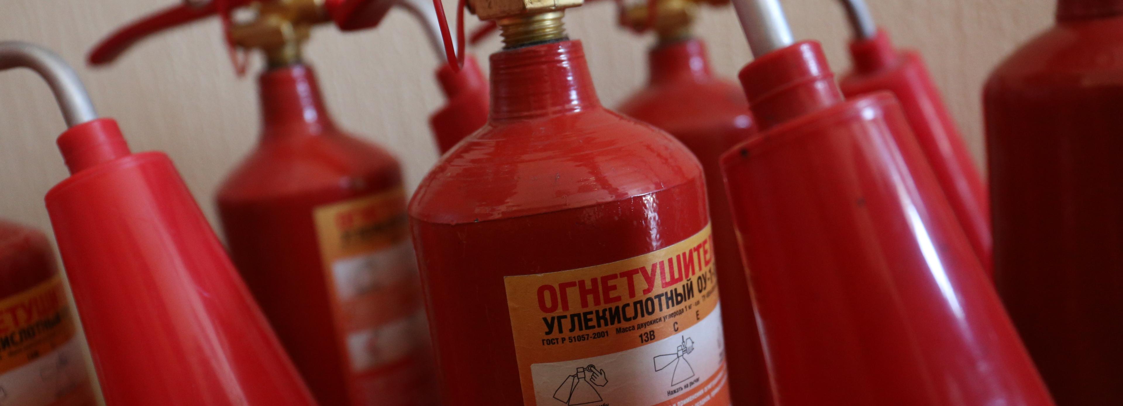 Неизвестные пытались поджечь здание, где плетут маскировку для бойцов СВО