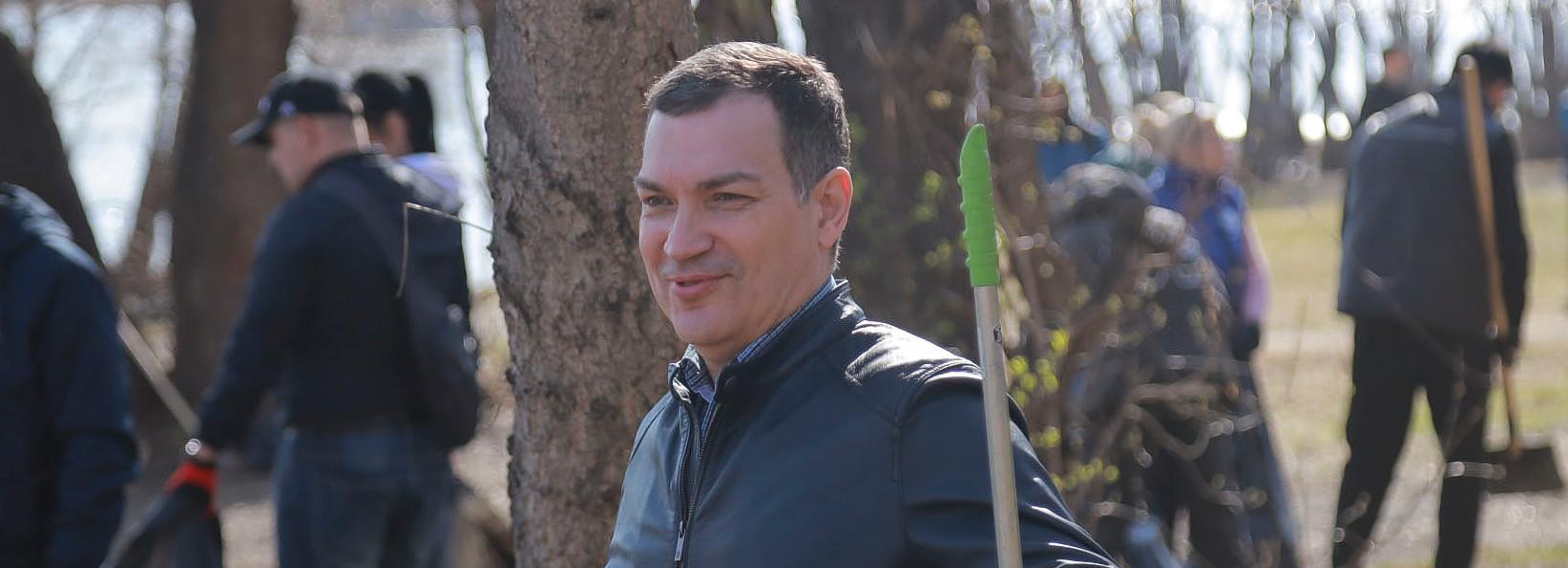 Мэр Кудрявцев поздравляет новосибирцев с Днём Весны и Труда