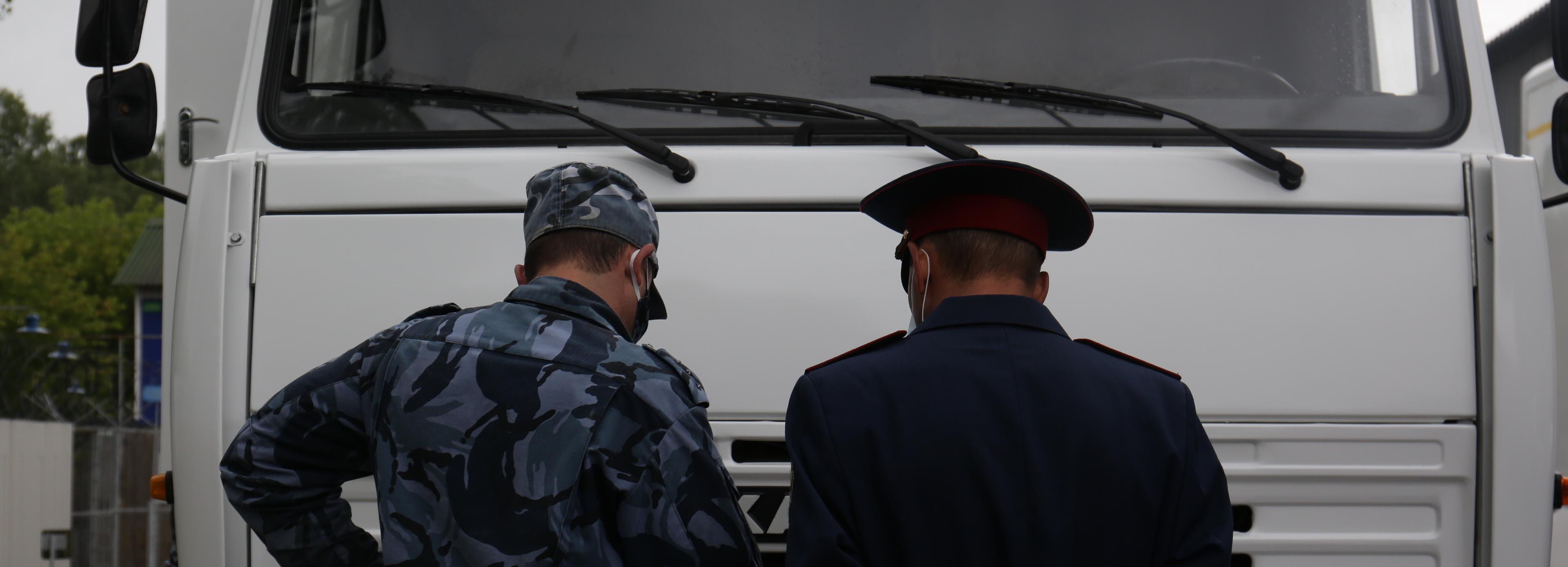 Экс-начальника новосибирской колонии посадили за взятку