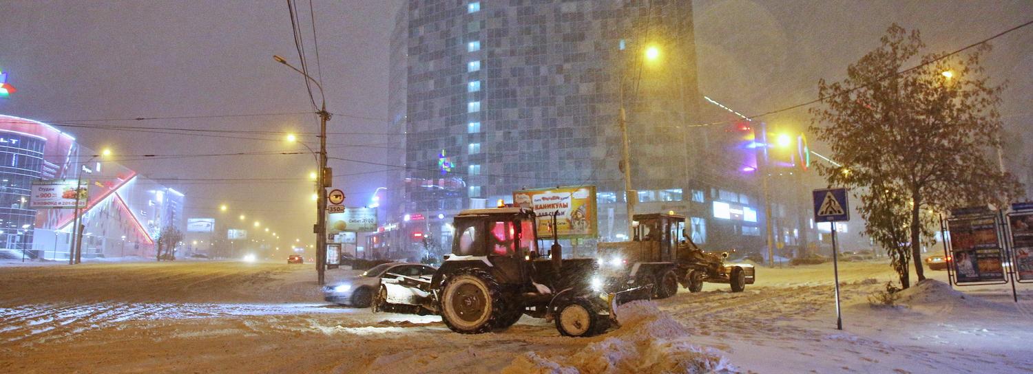 Вывезти снег до похолодания поручили дорожным службам Новосибирска