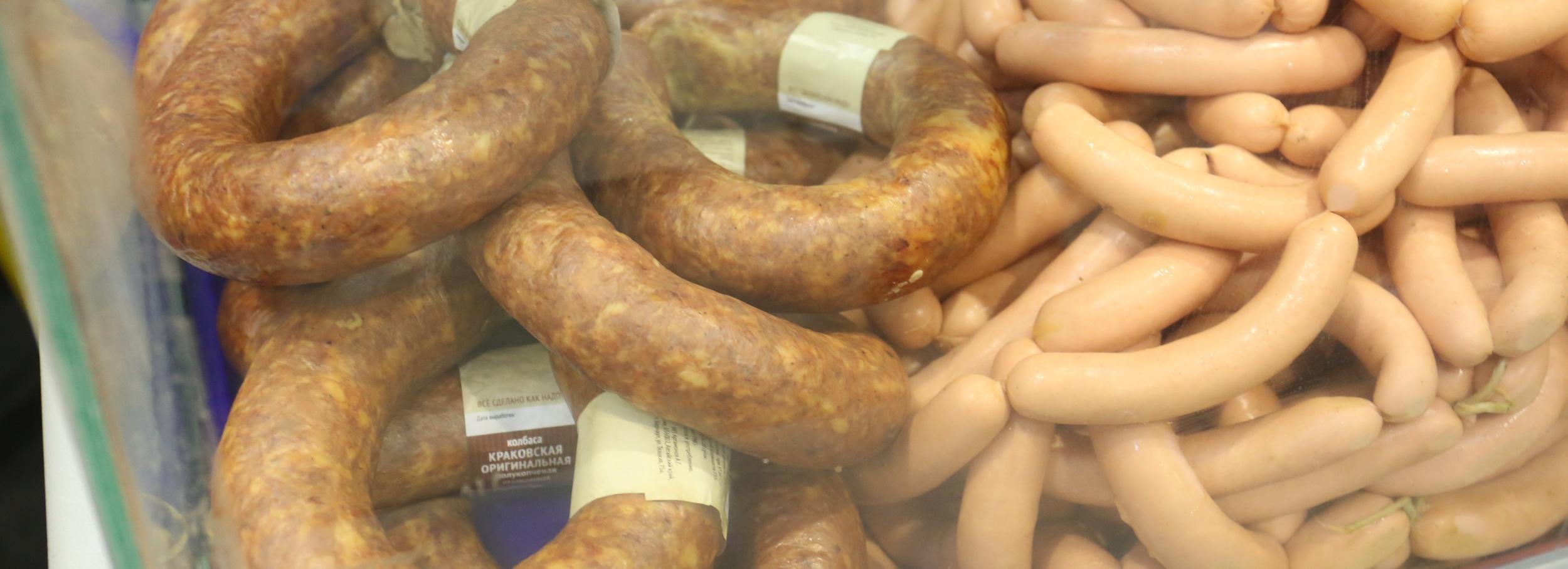 Цены на колбасу, пельмени и торты сбросит ярмарка на Большевистской