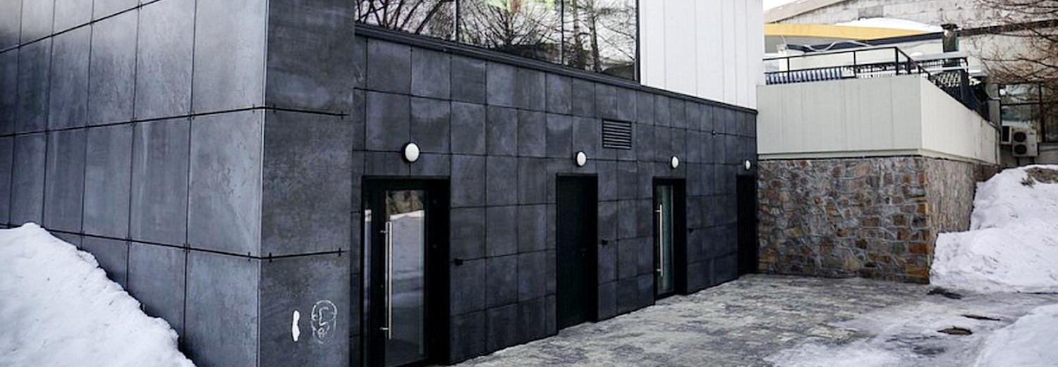 Судебные приставы передали мэрии общественный туалет в Нарымском сквере