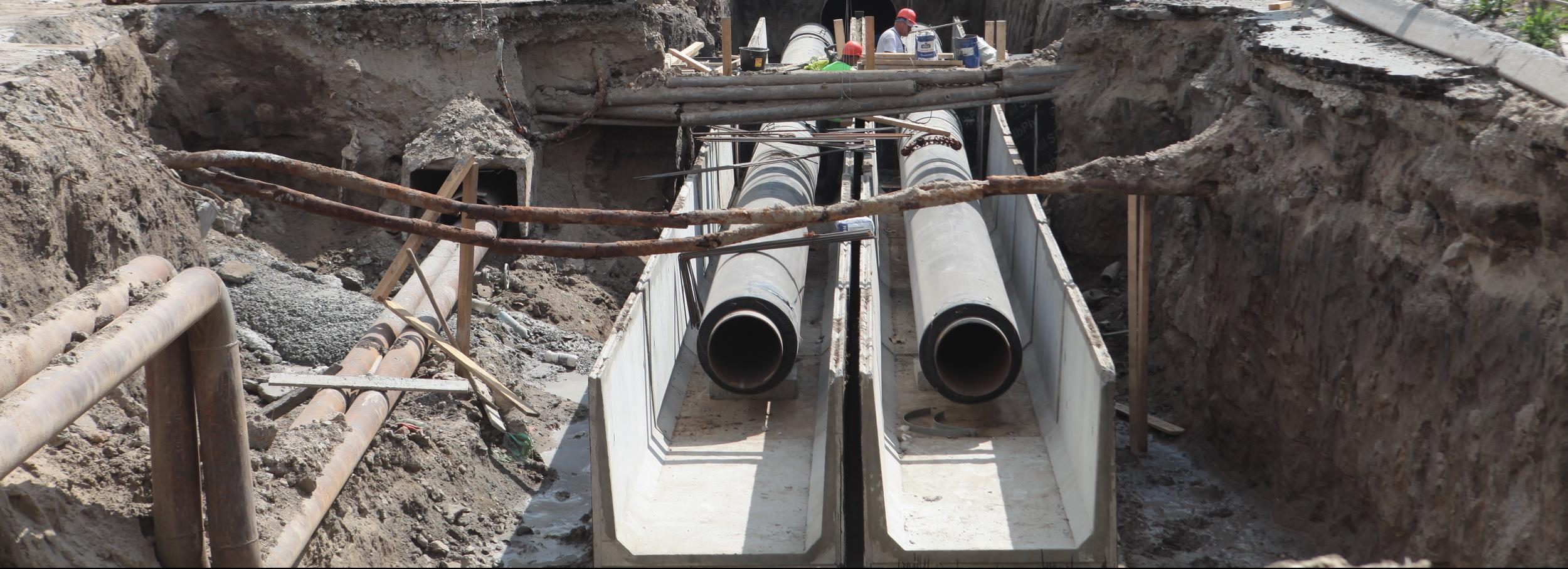 Полкилометра теплотрассы торопятся заменить на улице Комбинатской