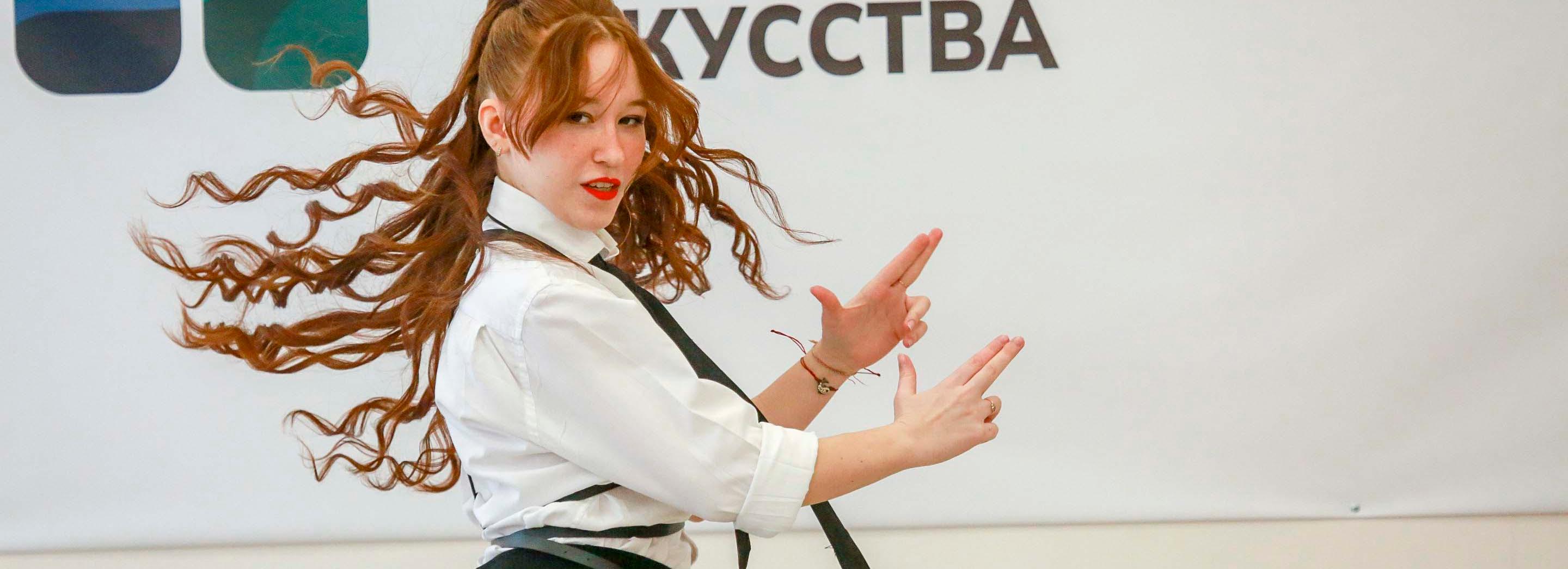 «Мисс Весна»: 18 прекрасных дружинниц вышли на подиум