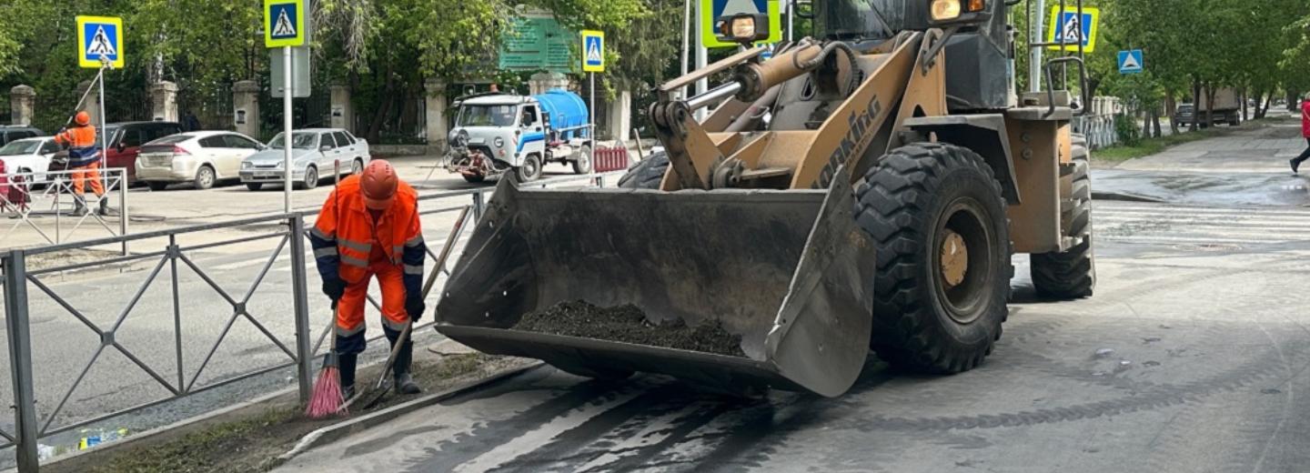 Новую систему уборки улиц внедрили в Калининском районе
