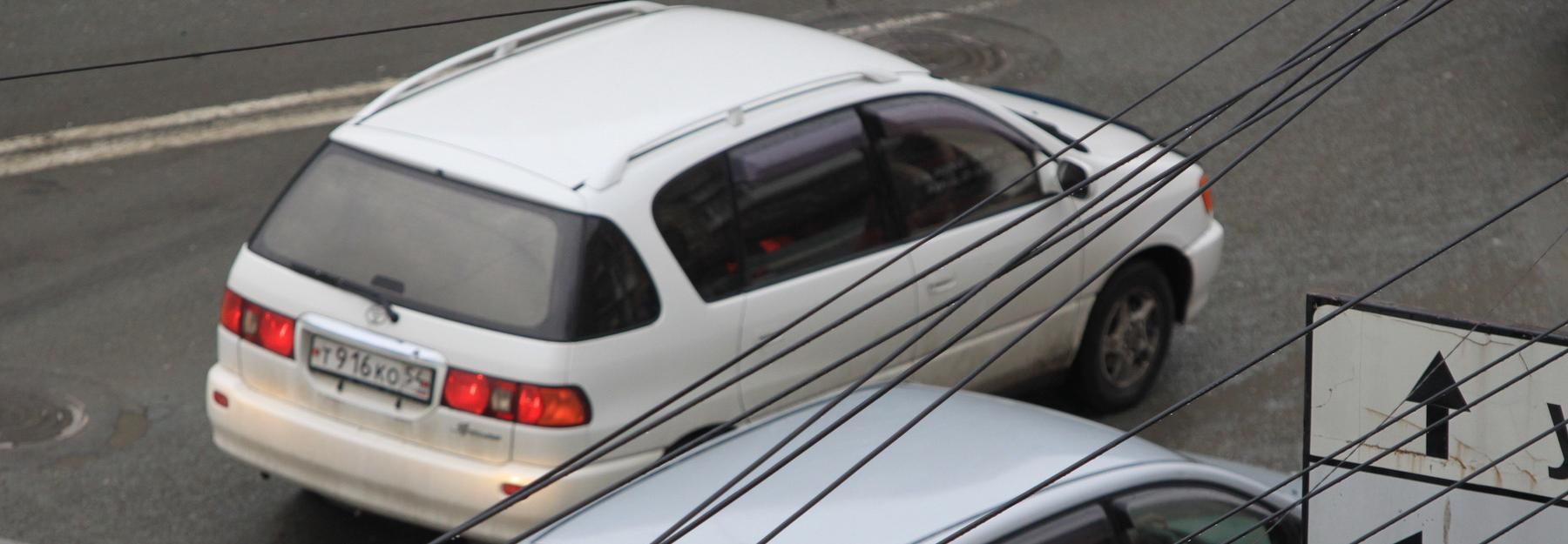 На парковки Красного проспекта начали продавать абонементы