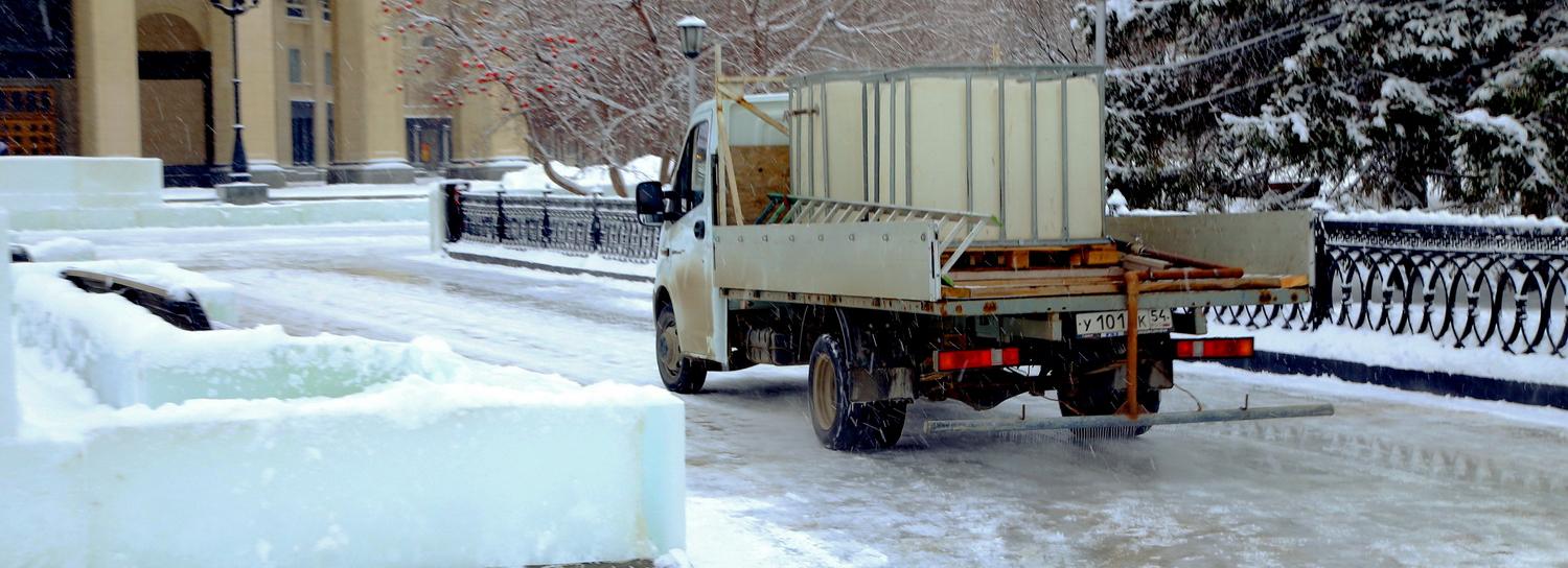 Каток у оперного театра в Новосибирске заработает 18 декабря