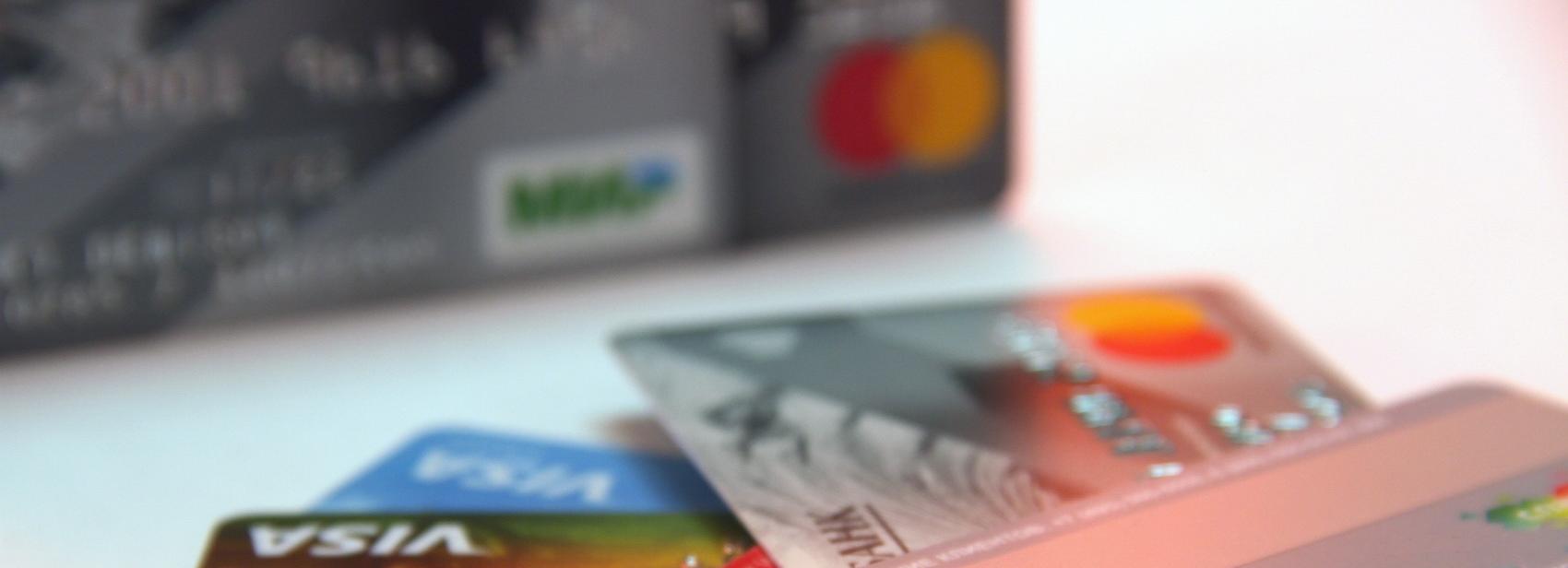 На 6 рублей подешевел проезд по картам «Мир» в новосибирском транспорте