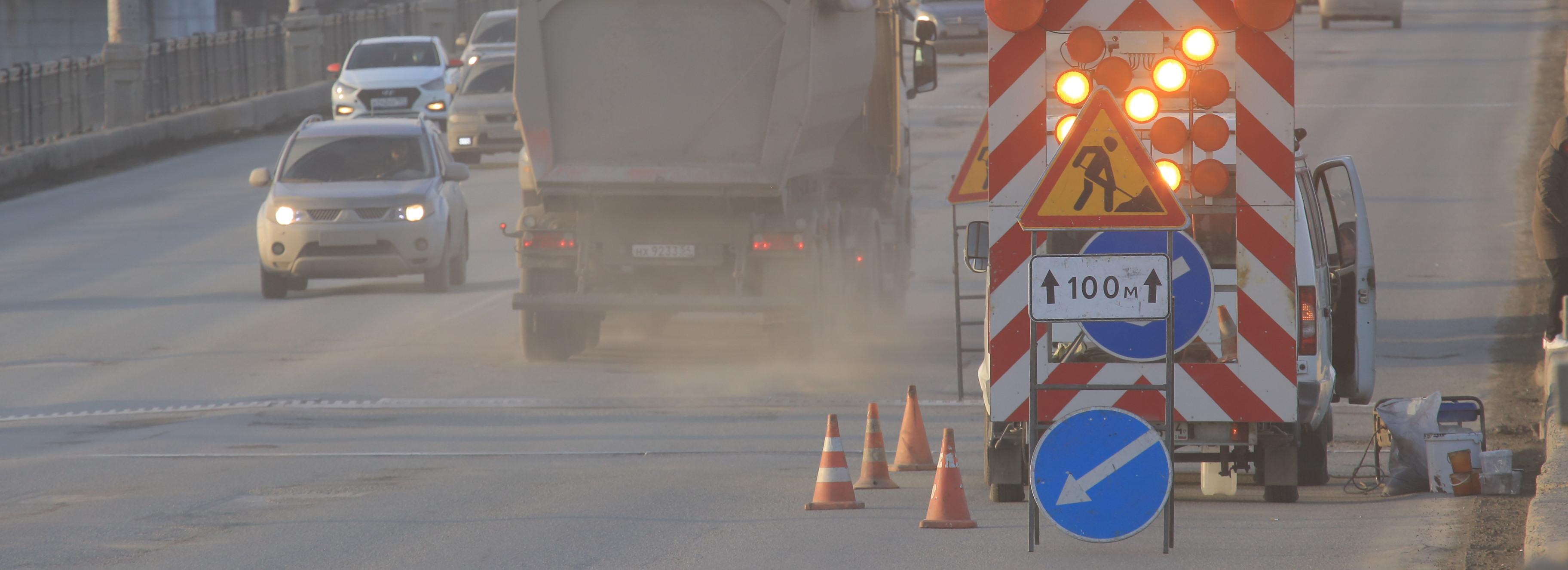 Клемешов поручил заделать выбоины на мостах до 30-градусных морозов