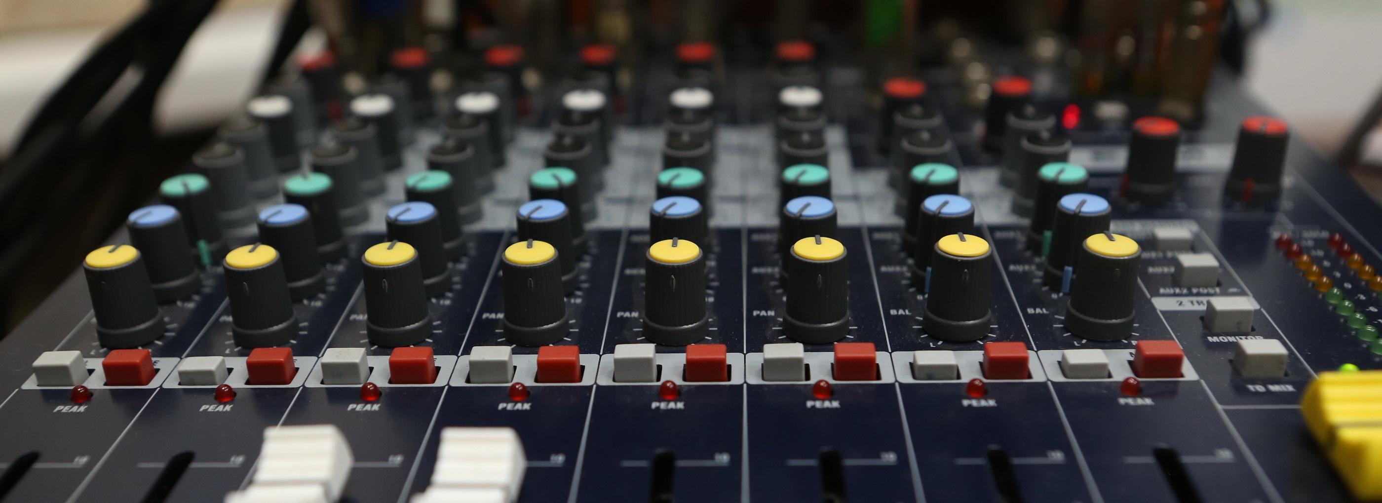 Новосибирские магистранты разработали сервис для создания каверов песен