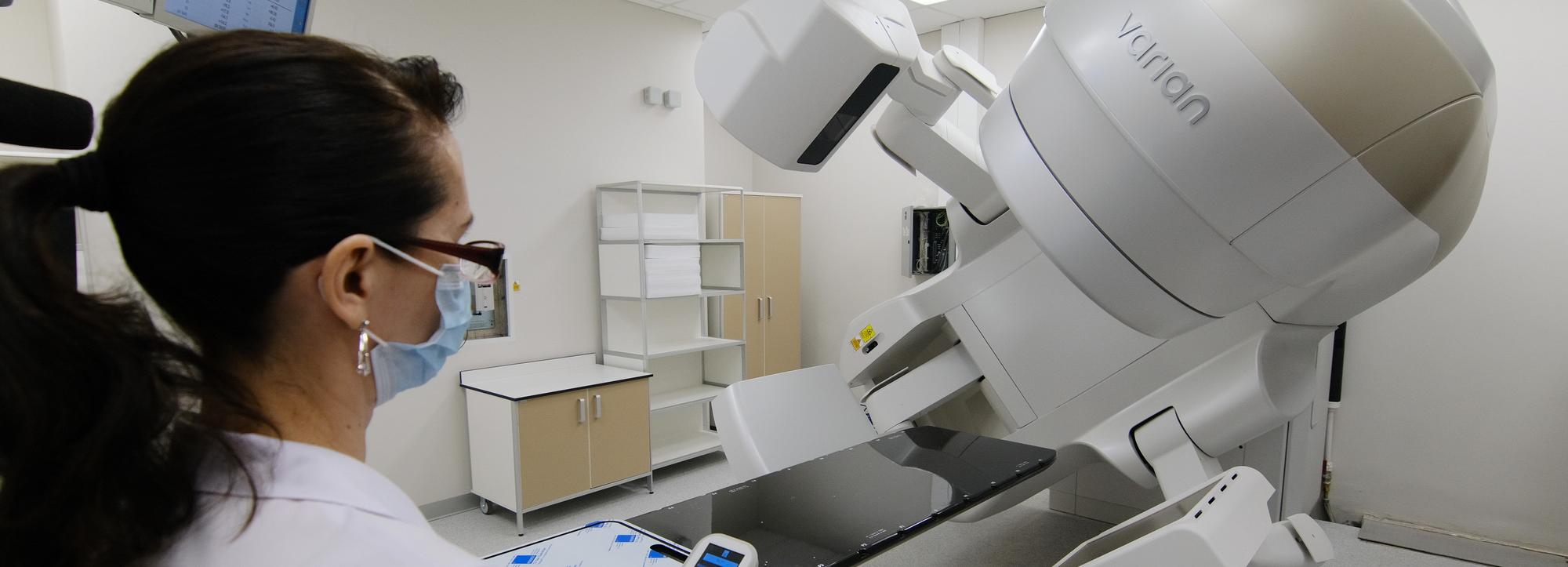 Какое оборудование есть в новом центре лучевой терапии в Новосибирске