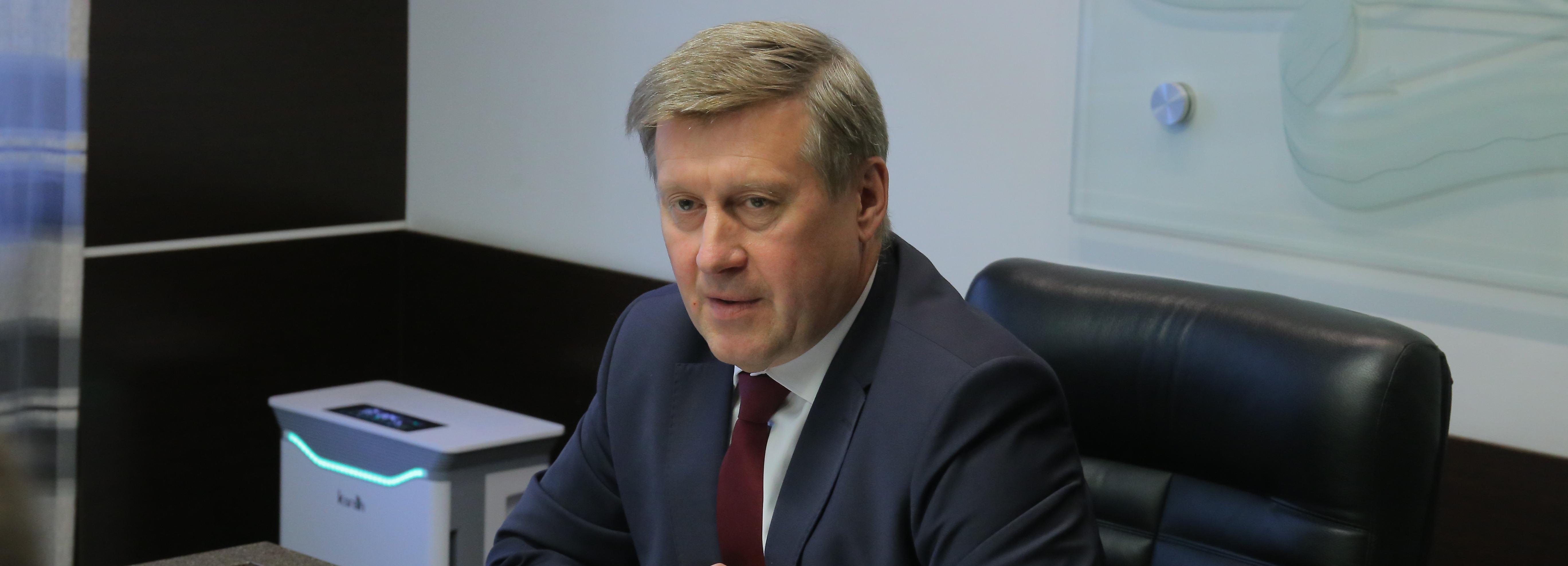 Мэр Анатолий Локоть досрочно прекратил свои полномочия с 25 января