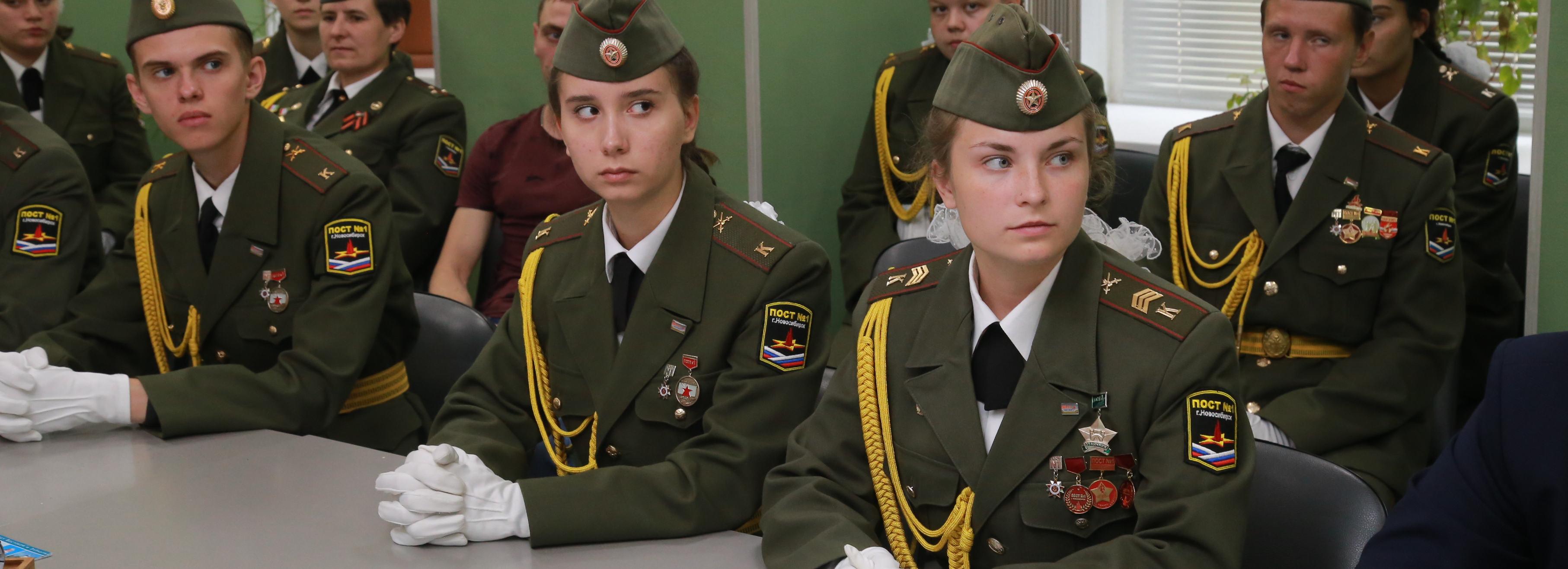 Курсанты из Новосибирска побывали у Вечного огня в Брестской крепости