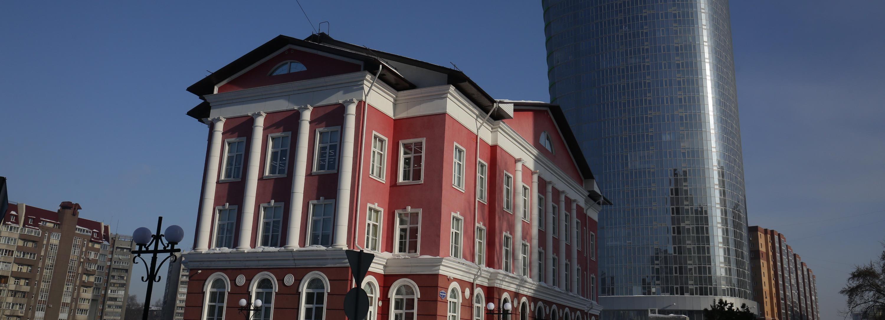 Прокуратура взяла на контроль сдачу небоскрёба Leo напротив «Ройял Парка»