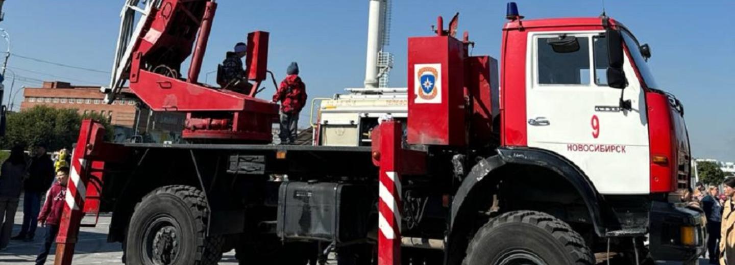 «Тоже хочу побибикать»: горожане в восторге от акции «Потрогай грузовик!»