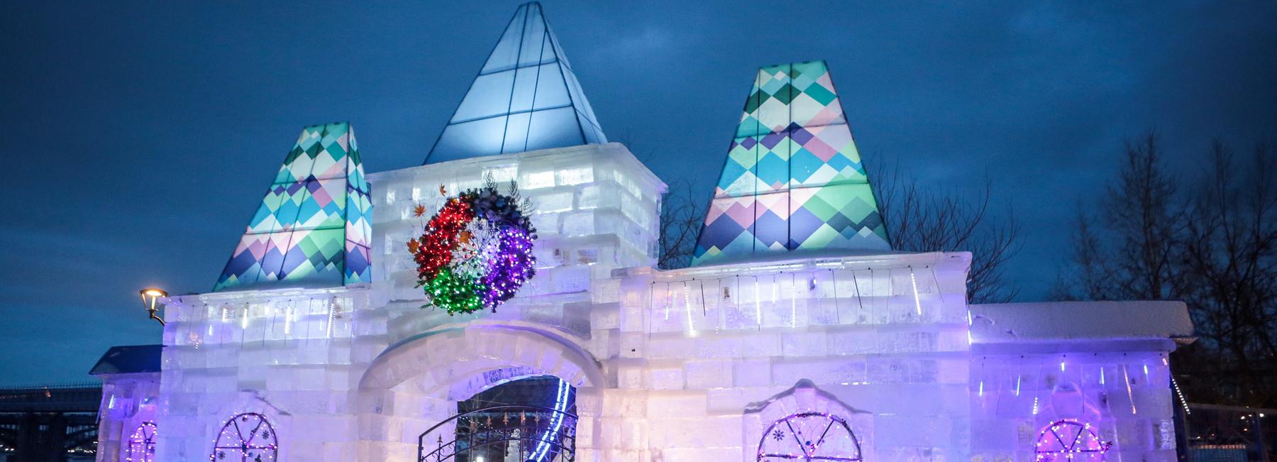 Ледовый городок «Времена года» открыли на набережной в Новосибирске