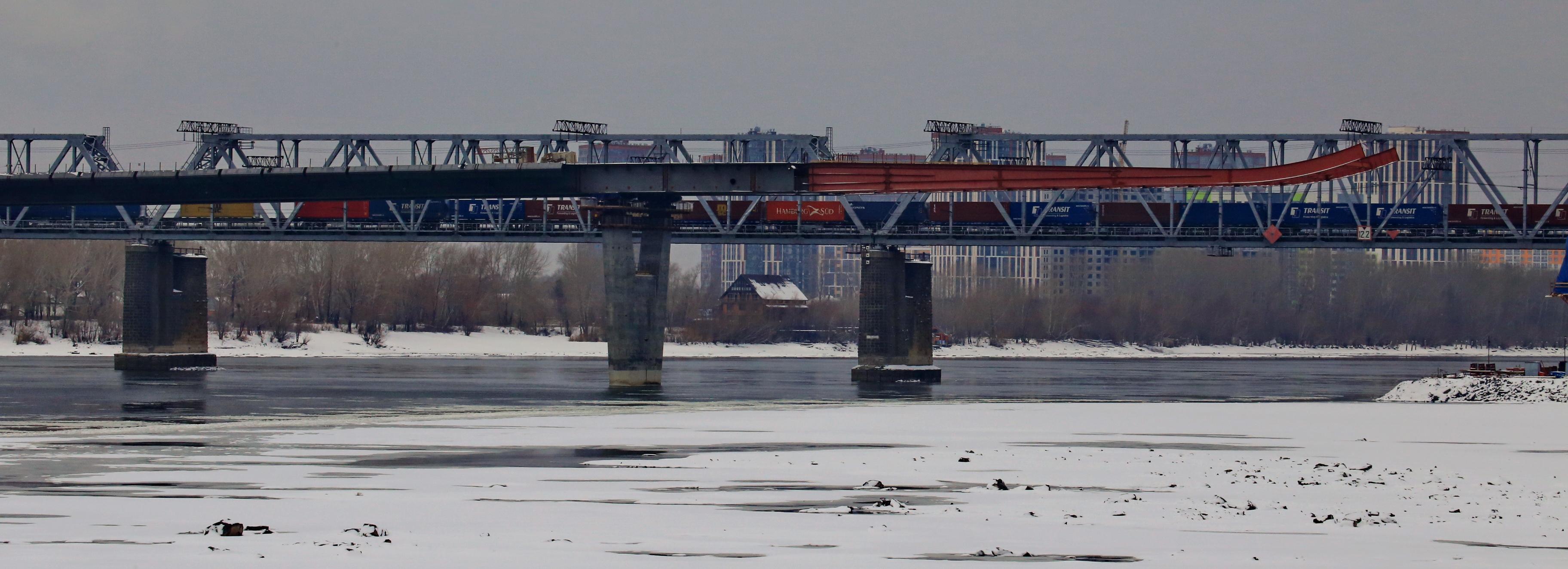 Новосибирская область получит три миллиарда на дороги и четвёртый мост