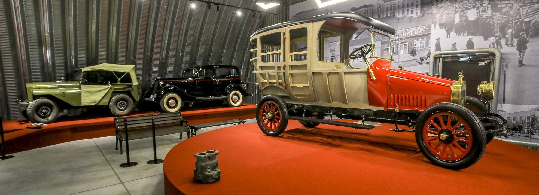 Если вы пропустили: царский лимузин, смотр фейерверков и обед росомахи