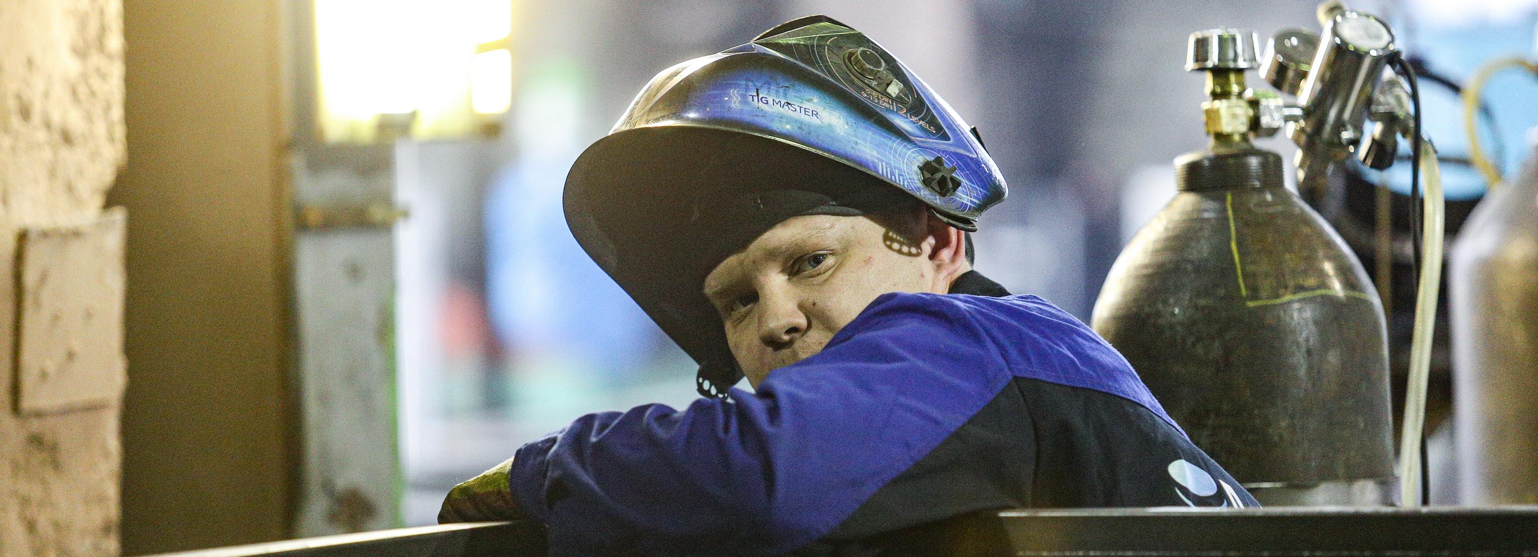 Из отходов для отходов: как делают экоконтейнеры в Новосибирске