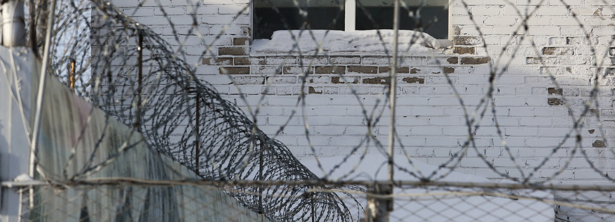 Двое преступников сбежали из колонии-поселения в Новосибирске