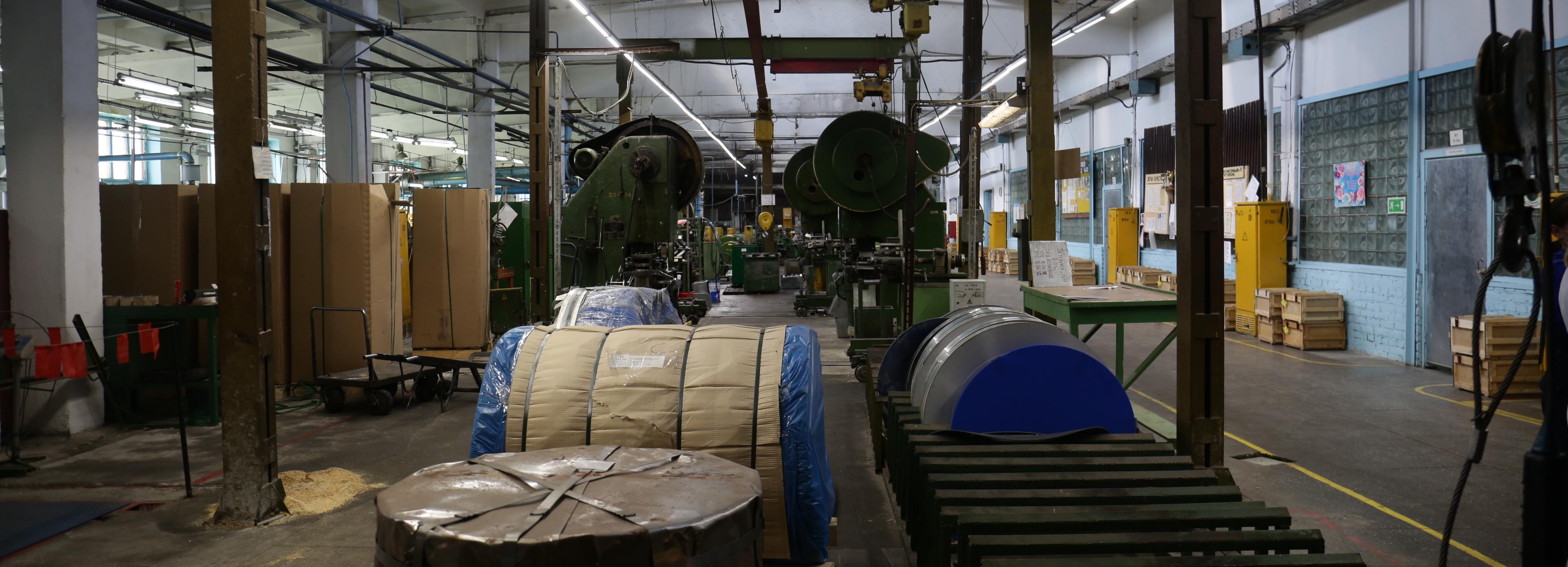 Сотрудники ФСБ проводят обыски на заводе «Искра» в Новосибирске