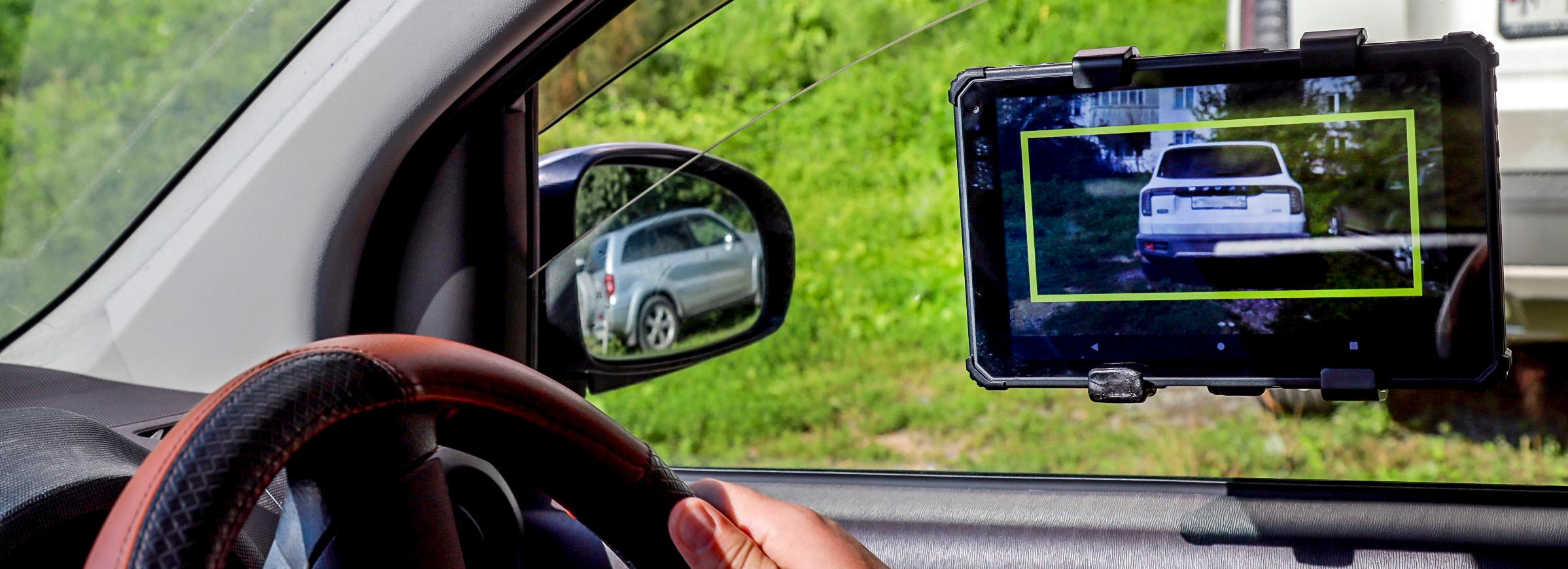 Полная загрузка: почему нельзя парковаться на газоне