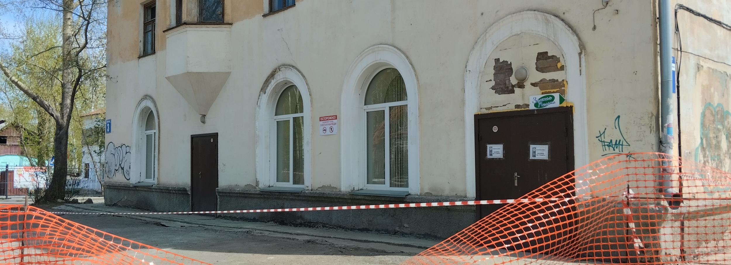 Уголовное дело завели из-за угрозы обрушения подъезда на Кожевникова