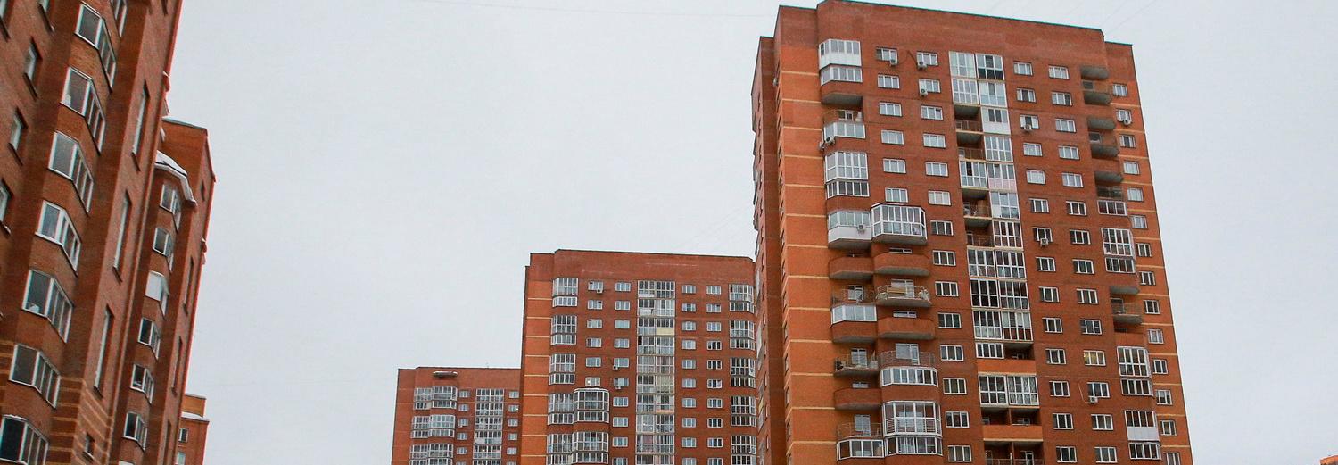 Новосибирец выпал из окна 17-этажки на Одоевского