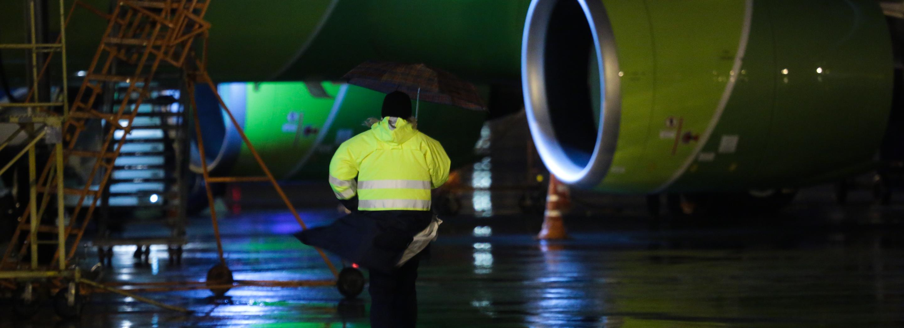 После задержек рейсов S7 Airlines не пустила на борт четырёх пассажиров