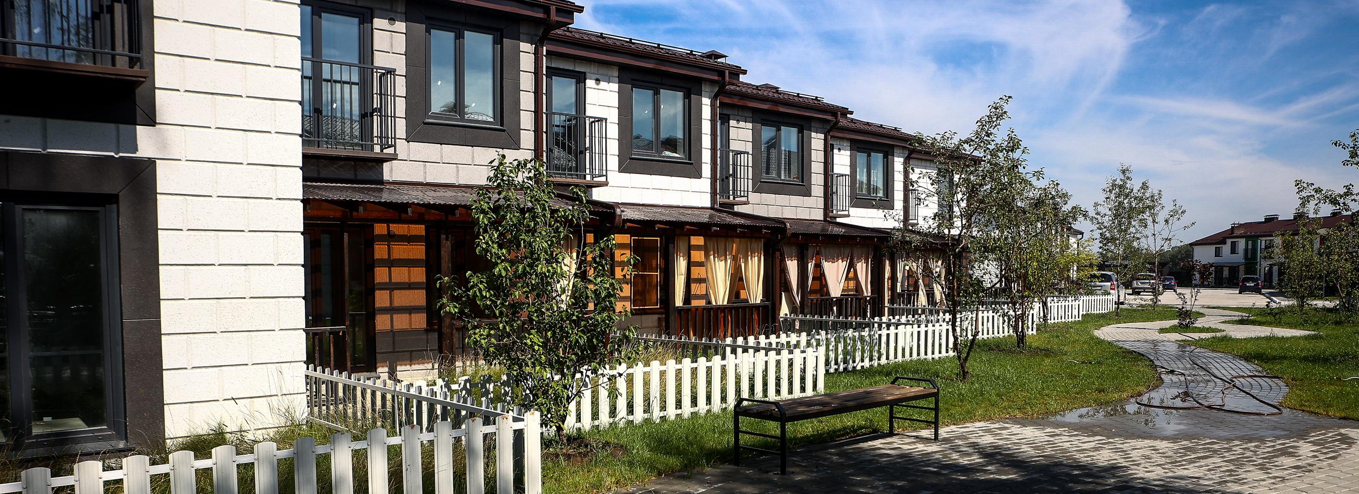 Ясный, Французский, Альпийский: гуляем по мини-городу под Новосибирском