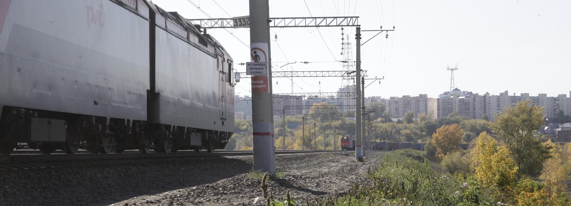 Грузовой поезд насмерть сбил 44-летнего мужчину под Новосибирском