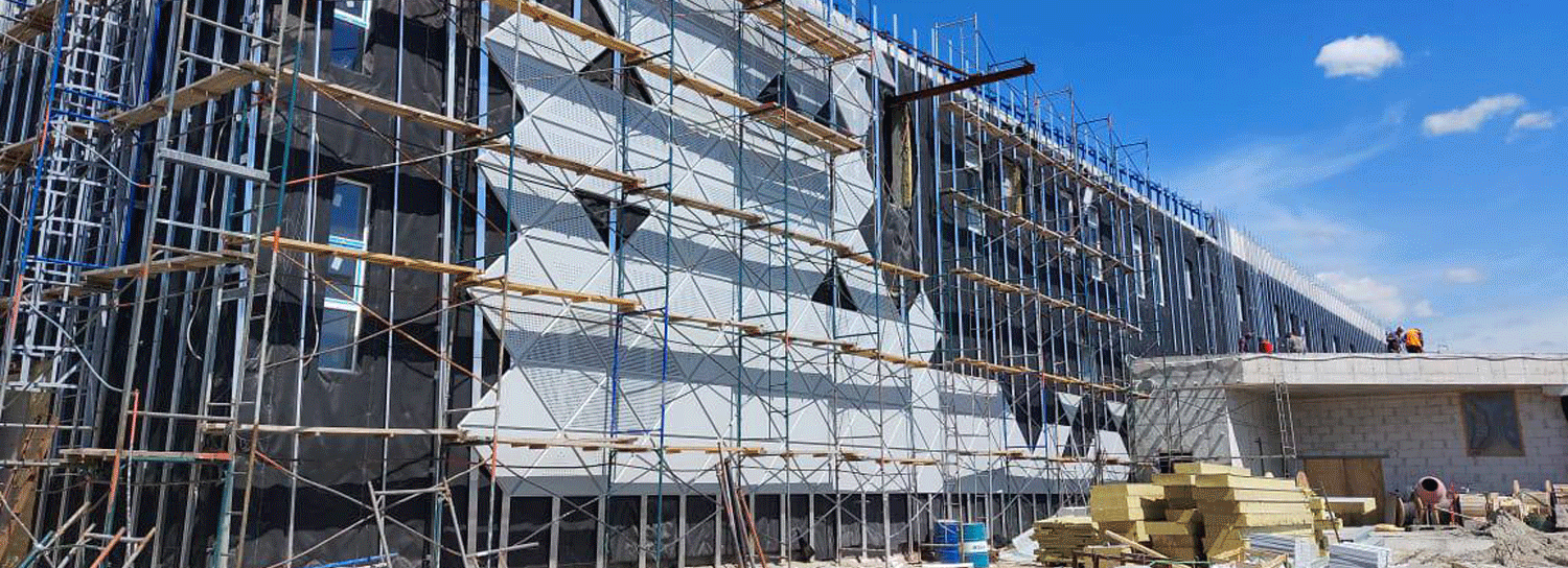 Уникальный фасад с 3D-эффектом на станции «Спортивная» готов на 40%