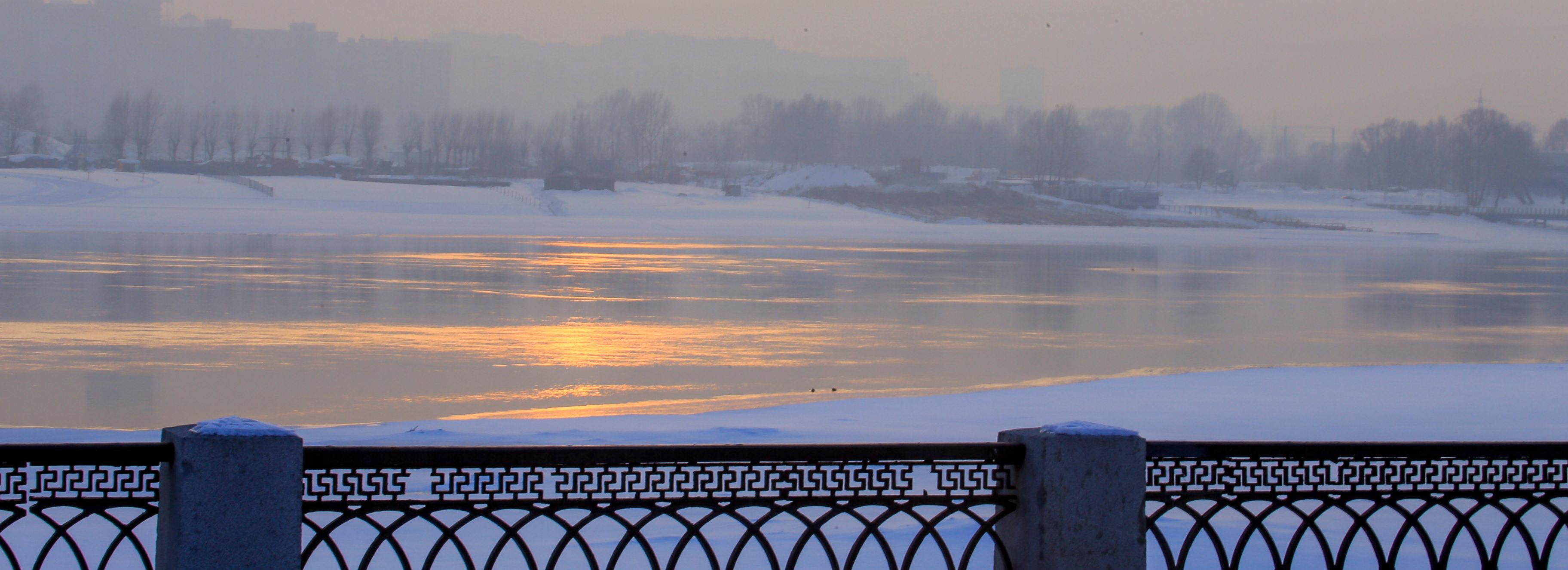 Обь вскрылась: спасатели измерили толщину льда в разных местах реки