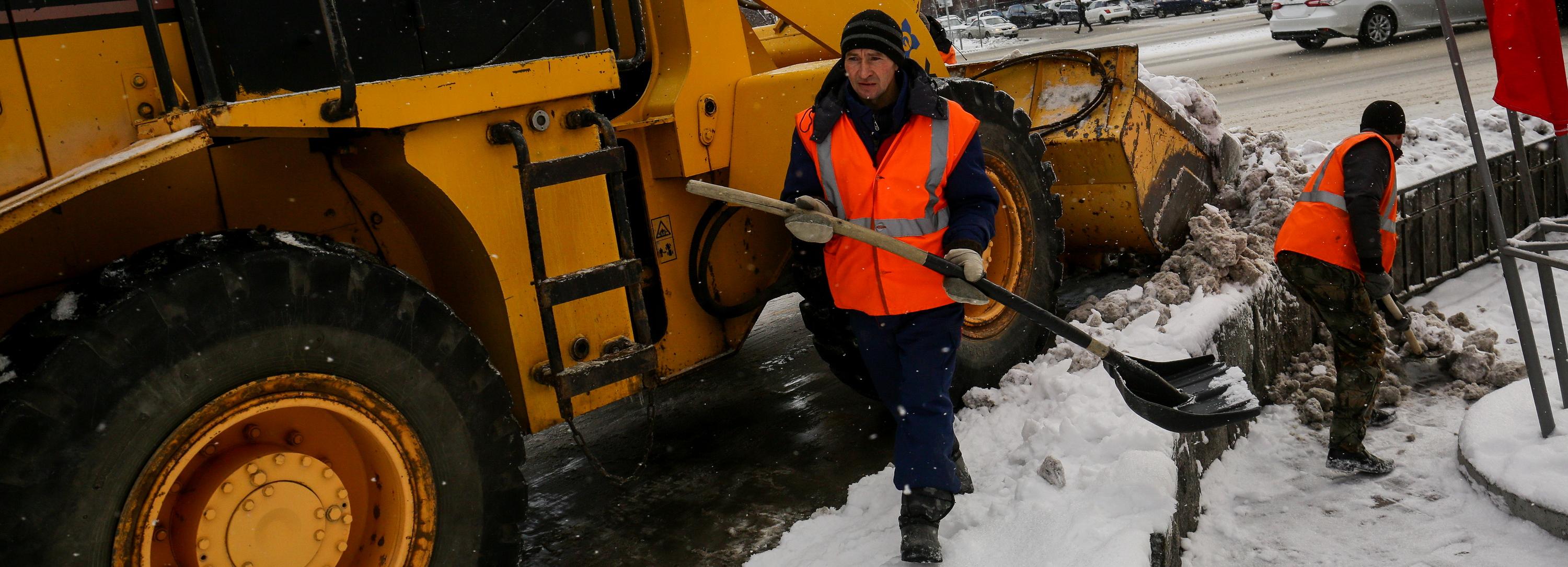 Где будут убирать снег 13 января в Новосибирске — список улиц